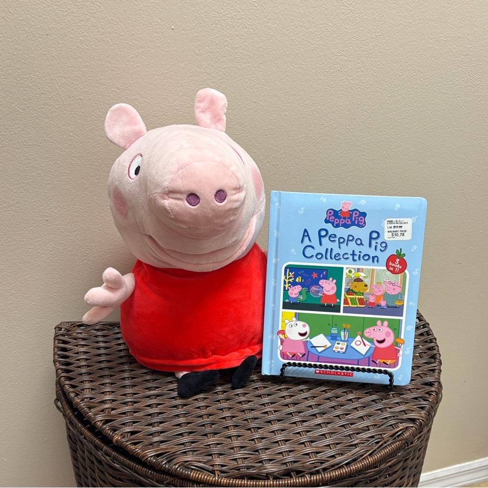 /Peppa Pig Plush and Book Bundle